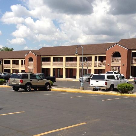 Days Inn Kansas City-Worlds Of Fun Экстерьер фото