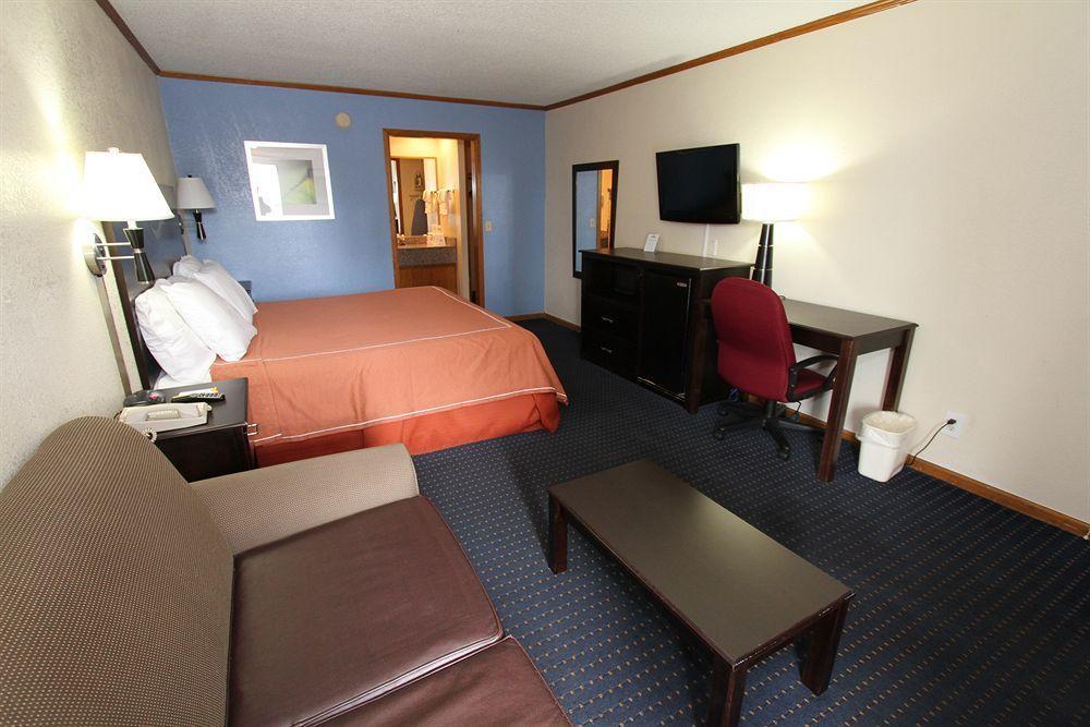 Days Inn Kansas City-Worlds Of Fun Экстерьер фото
