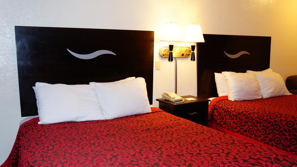 Days Inn Kansas City-Worlds Of Fun Номер фото