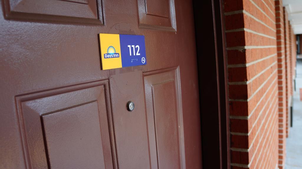 Days Inn Kansas City-Worlds Of Fun Экстерьер фото
