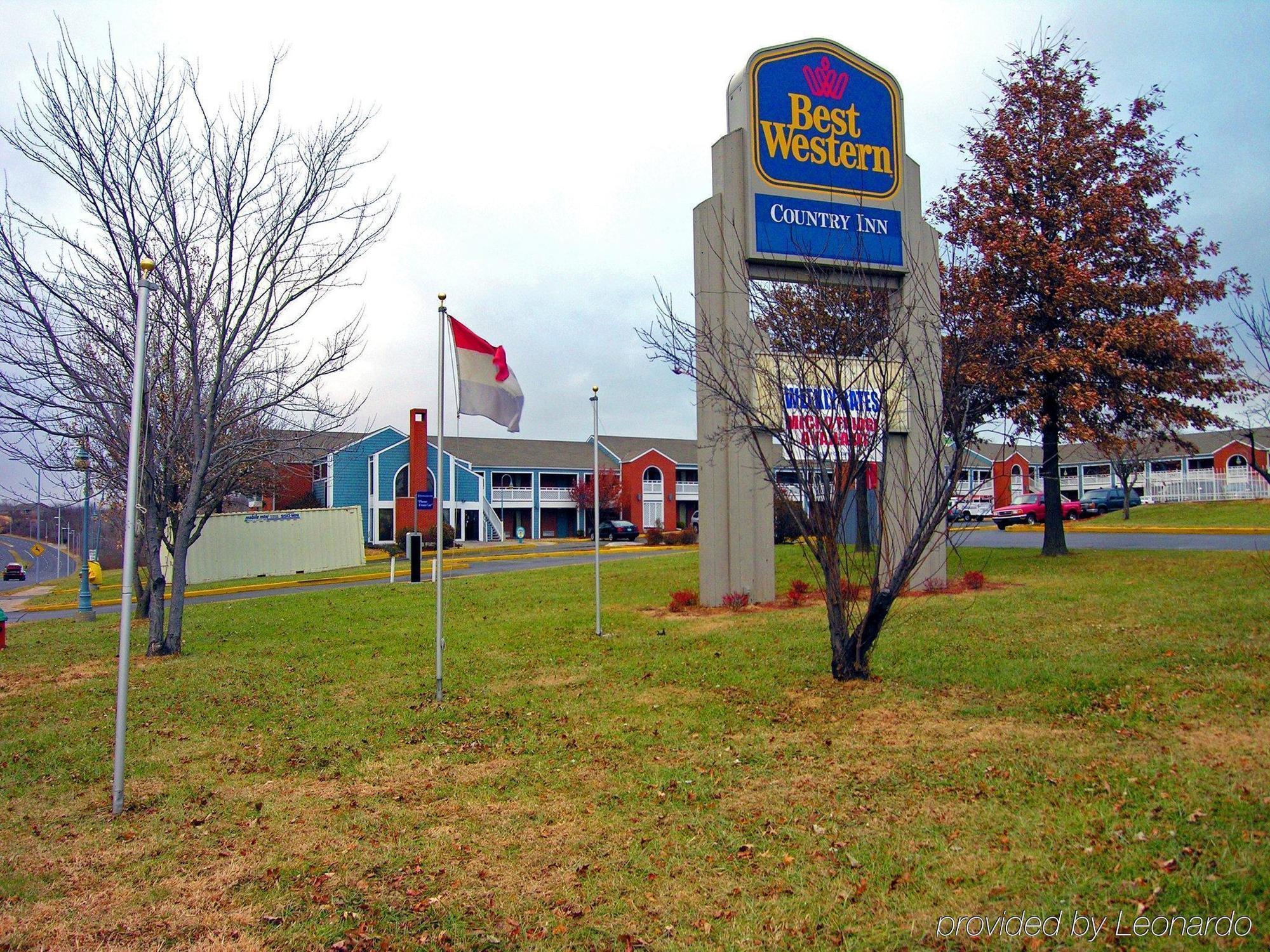 Days Inn Kansas City-Worlds Of Fun Экстерьер фото